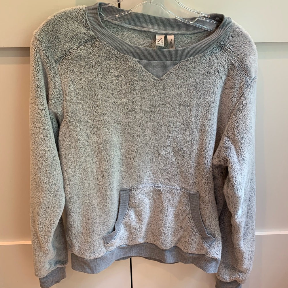 Zella fuzzy pull over
